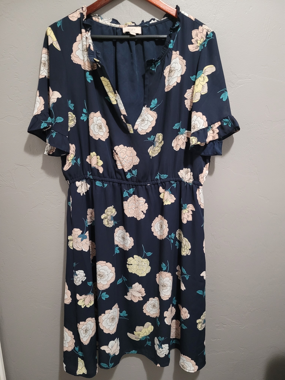 Women's Navy Floral V-Neck Dress